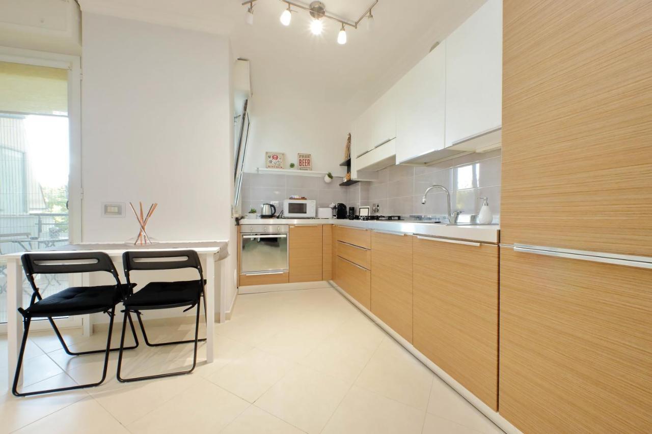 Bilocale Con Vista Sull'aeroporto - Comodo Per Il Viaggio Apartment Fiumicino