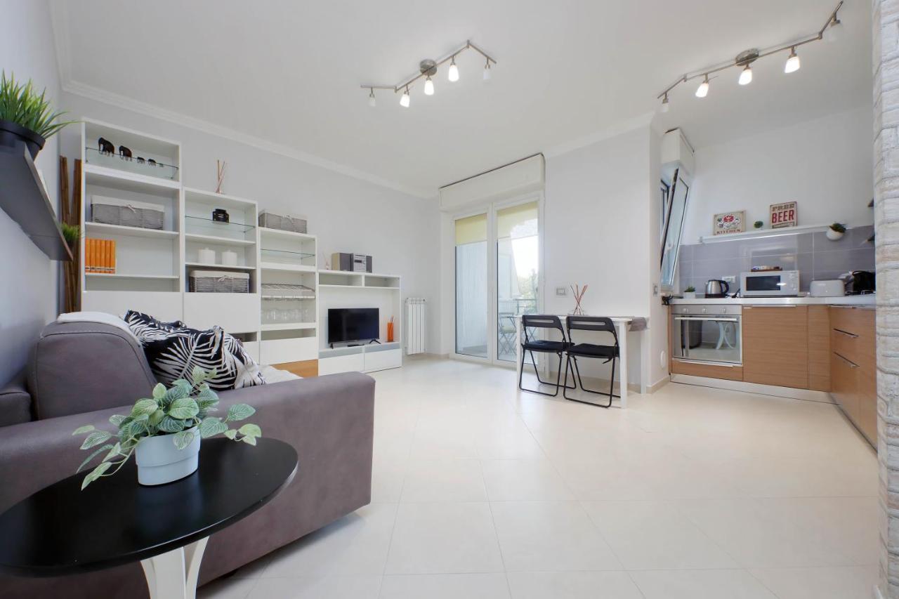 Bilocale Con Vista Sull'aeroporto - Comodo Per Il Viaggio Apartment Fiumicino